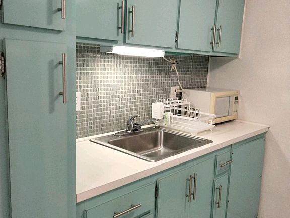5th image of 815 SW 10th Terrace #17V