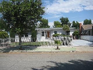 1st image of 1934 Singingwood Ave