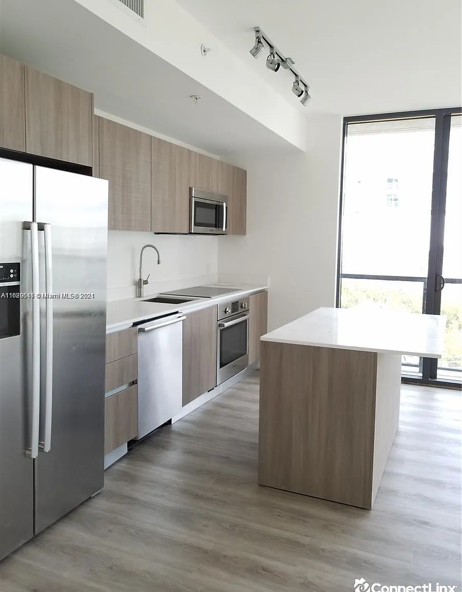 1 bed, 1.0 bath, $2,799 — Photo 3