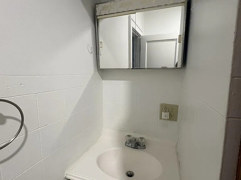 810 Robertson St — Photo 14