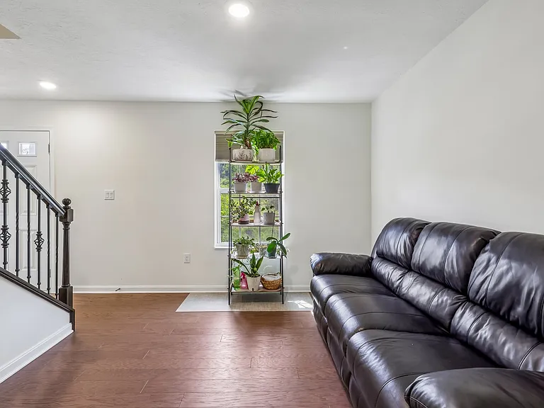 1105 Deerfield Dr — Photo 6