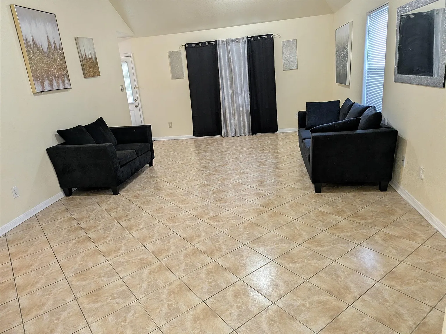 3 bed, 2.0 bath, 1378 sqft, $1,750 — Photo 3