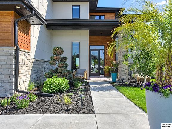 4th image of 1086 E Sandcherry Rd