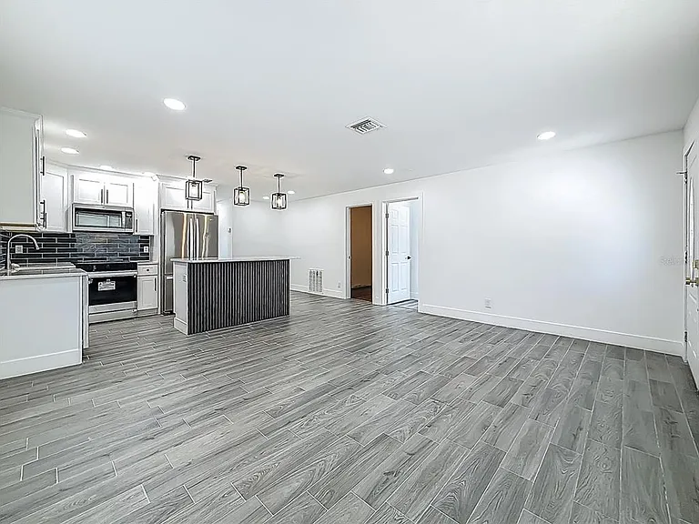 1755 Shore Acres Blvd NE — Photo 8