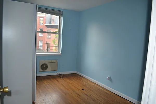 Rented by Tabak Real Estate | media 12