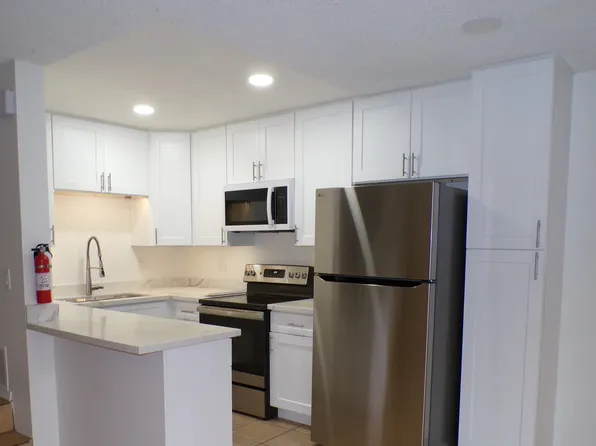6633 Stonepine Ln, San Diego, CA 92139