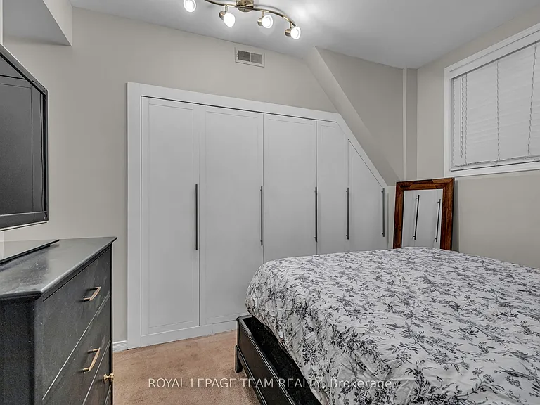 513 King Edward Ave #1 — Photo 15