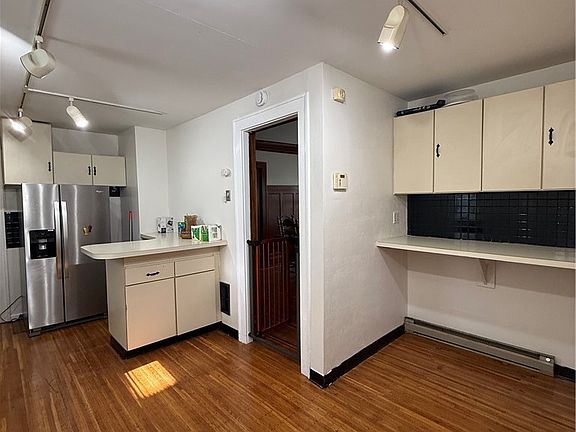 4th image of 65 Alameda St