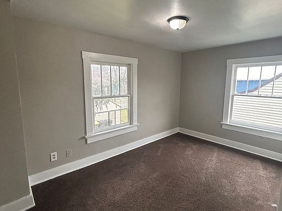 5th image of 2725 Reed St