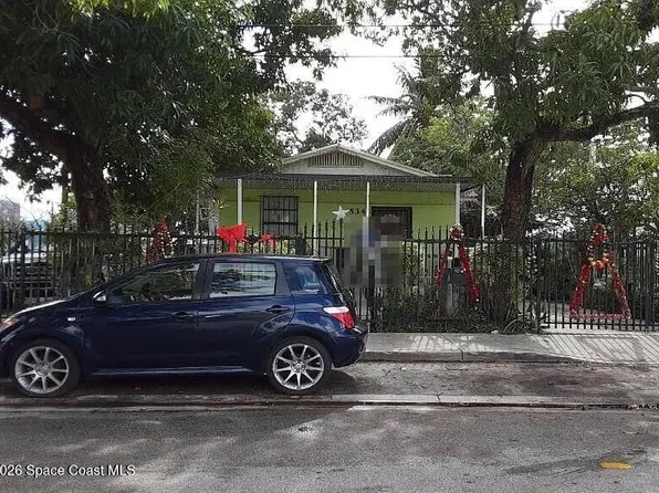 534 NW 30th St, Miami, FL 33127