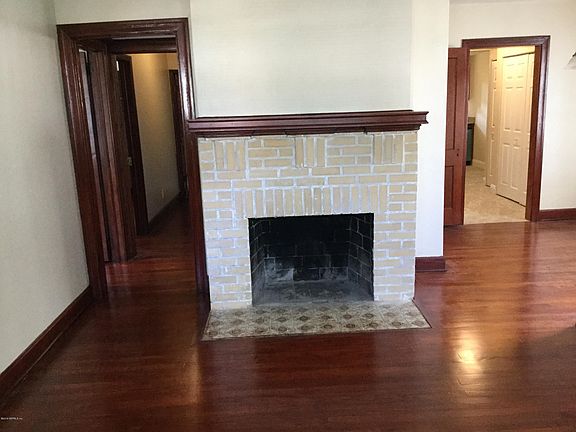 3rd image of 188 W 61st St