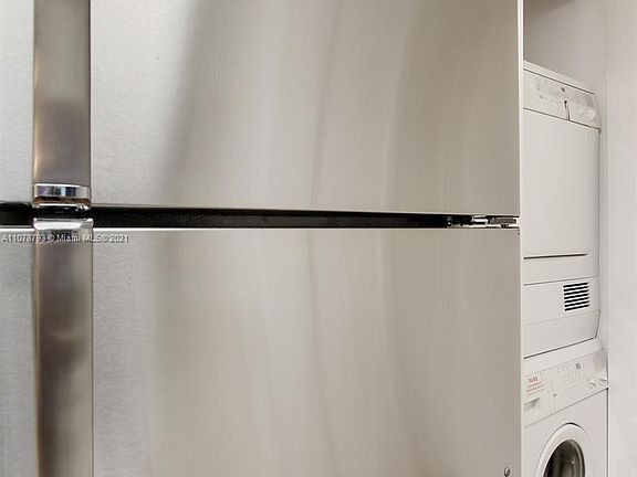 3rd image of 1751 N Bayshore Dr #24F