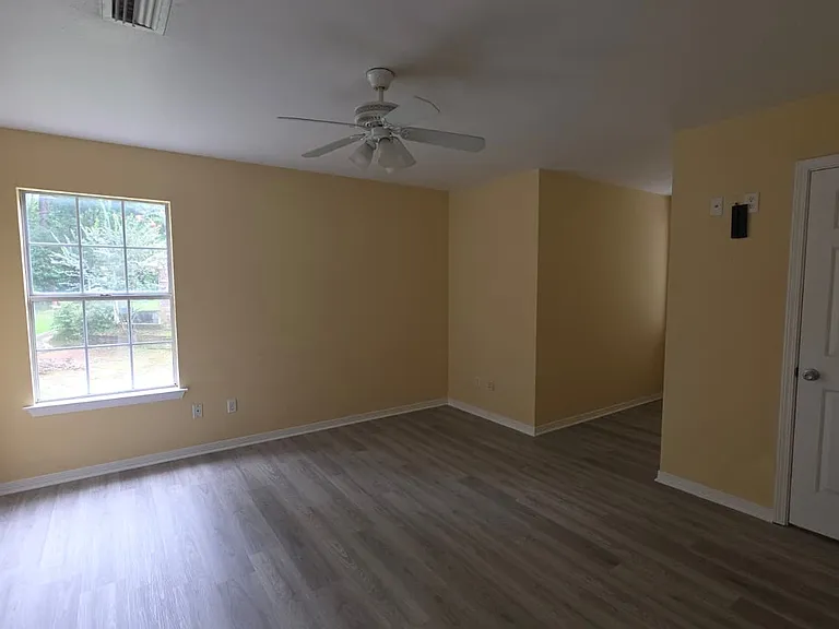 2563 Oak Harbor Dr — Photo 8