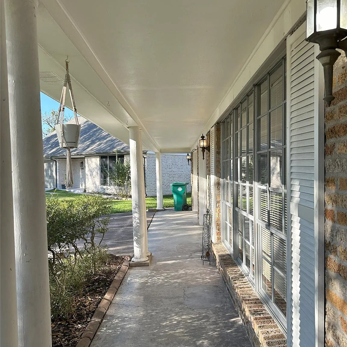 3 bed, 2.0 bath, 1631 sqft, $1,800 — Photo 3