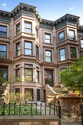 Sold by Compass | media 19