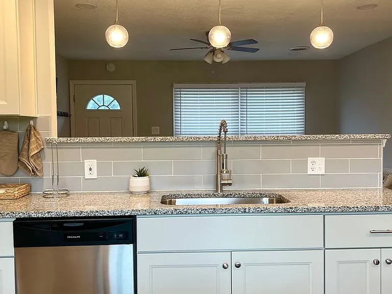 908 Serf Ct — Photo 12