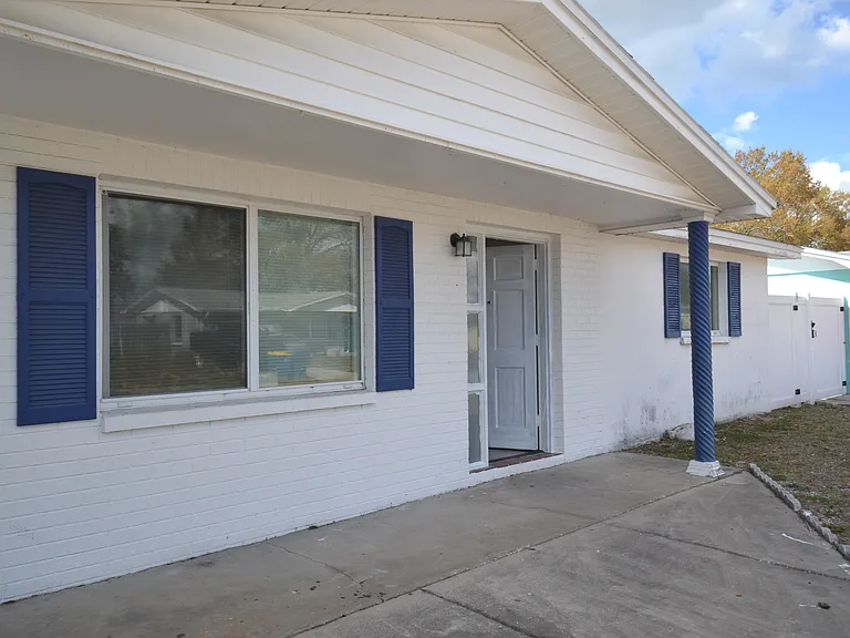 1351 Whitehall Ln — Photo 23