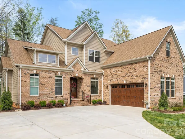 832 Bellegray Rd, Clover, SC 29710