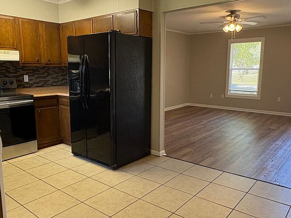 3rd image of 705 June Dr APT B