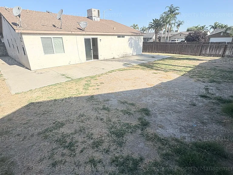 7400 Cross Glade St — Photo 40
