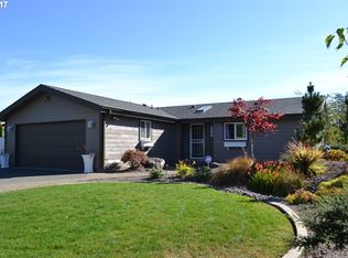 200 Lakeland Dr, Lakeside, OR 97449