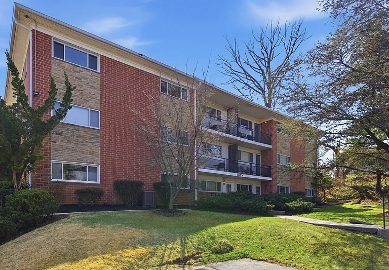 521 Epsom Rd #2C — Photo 1