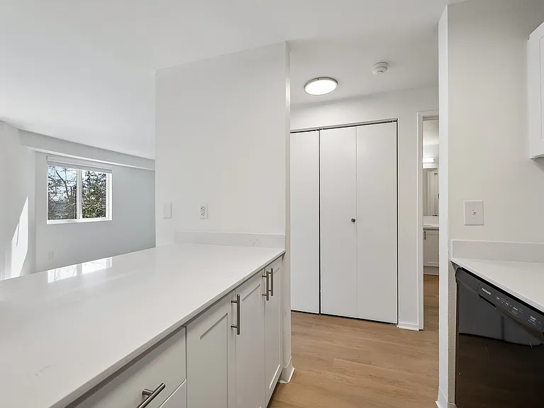 ReNew Waterview — Photo 18