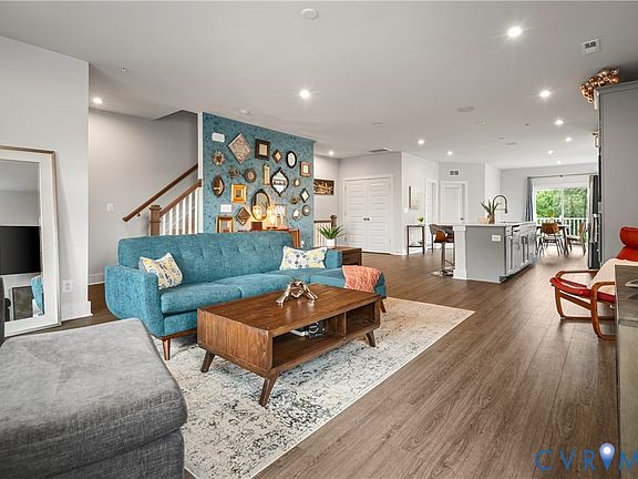 3rd image of 2751 Saint Elias Dr #B