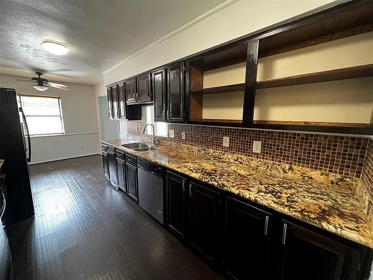 14304 Misty Meadow Ln — Photo 17