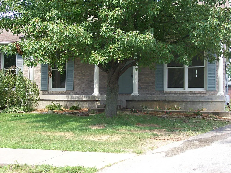 520 E Washington St — Photo 1