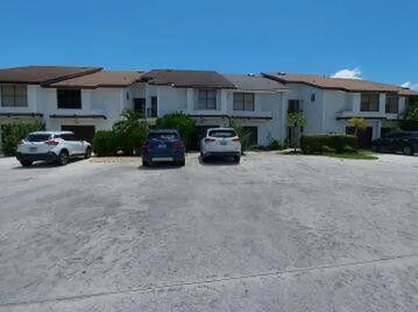 1494 White Pine Dr, Wellington, FL 33414