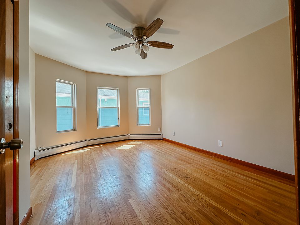 Bedroom #1