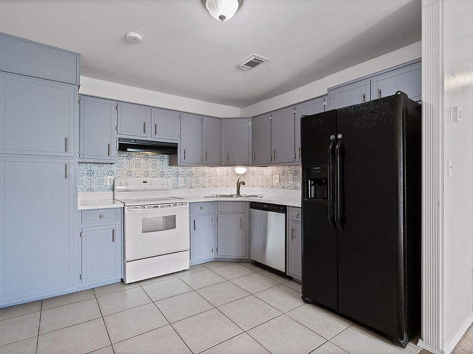 1st image of 1301 Redwood Ln