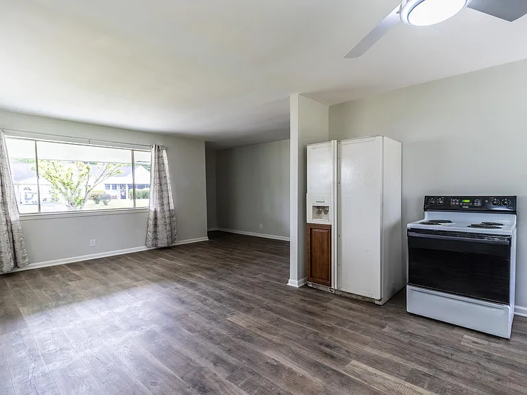 4616 Biltmore Ave #A — Photo 8