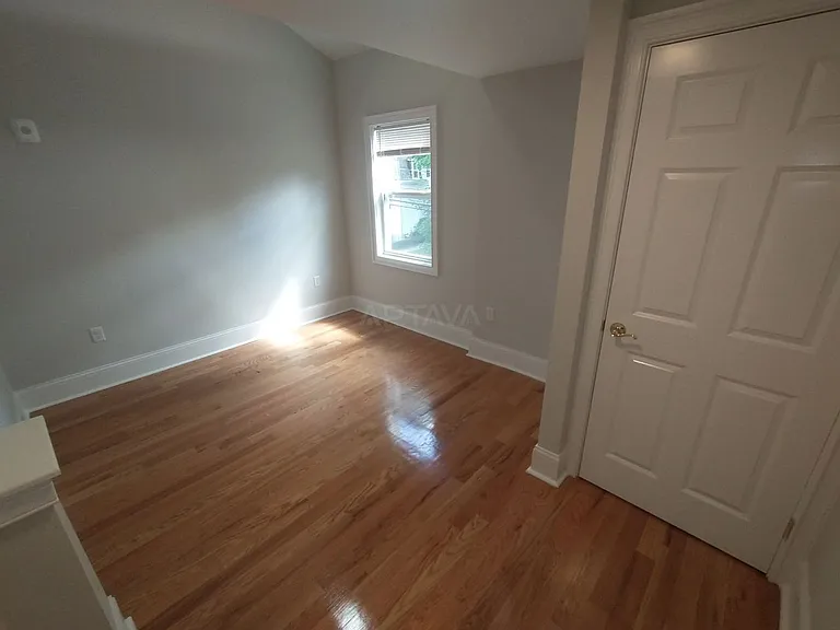 101 Morse St #302 — Photo 4
