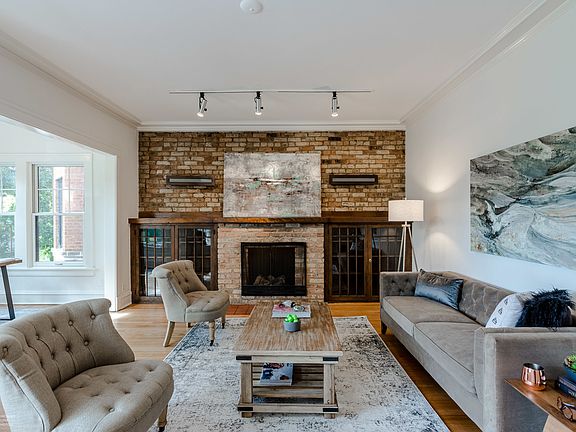 3rd image of 6249 N Glenwood Ave #2N