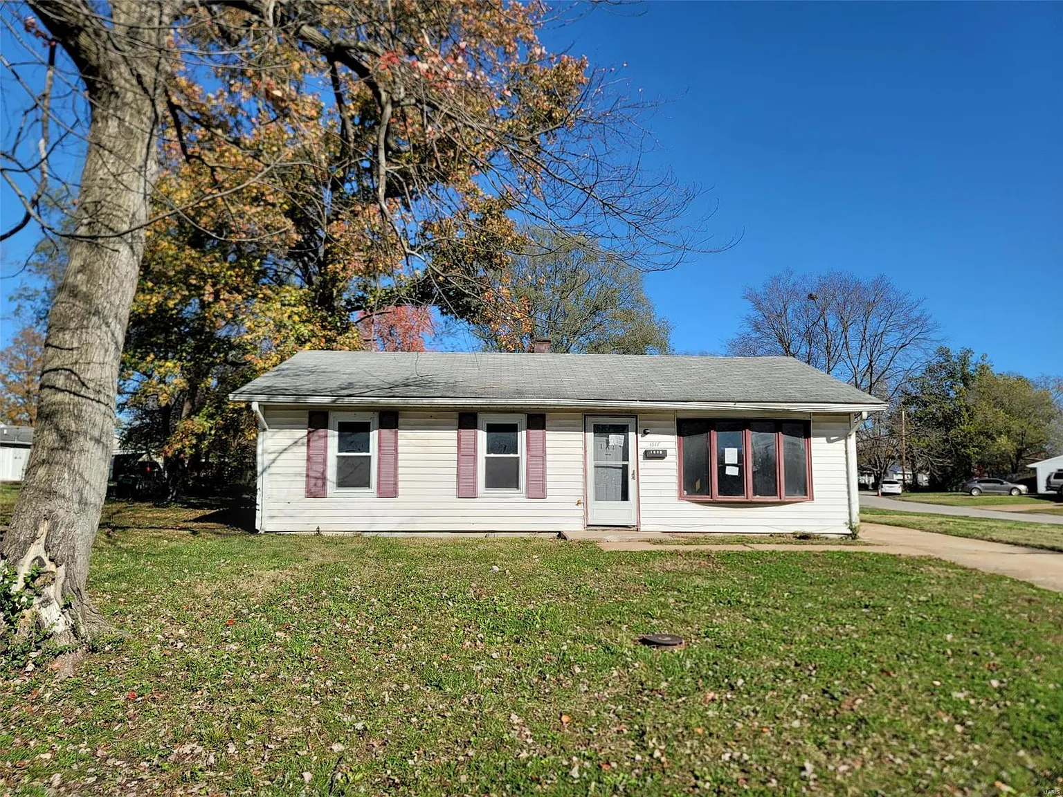 1617 Parklane Dr photo 1