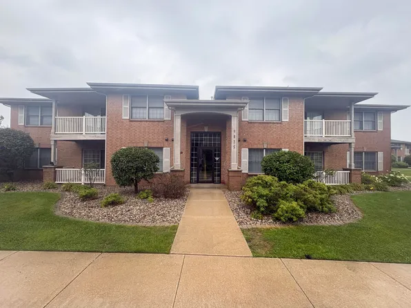 9835 Wildwood Cir Unit 2-C, Munster, IN 46321