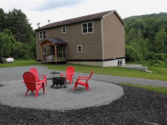 3rd image of 2695 Beeman Hollow Rd
