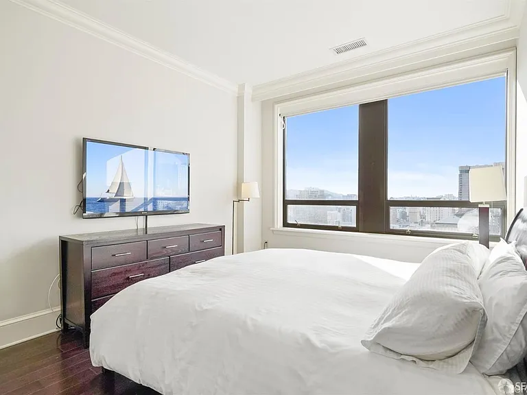 690 Market St #2202 — Photo 13