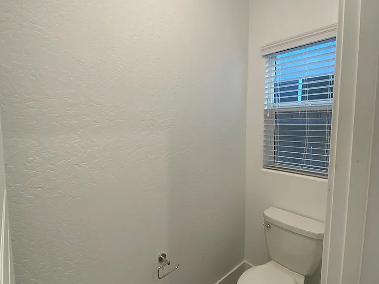 113 E Tyler Ave — Photo 11