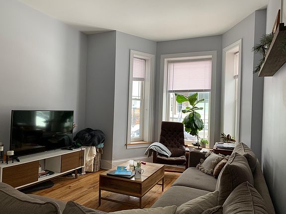 2nd image of 1713 W Julian St APT 1E