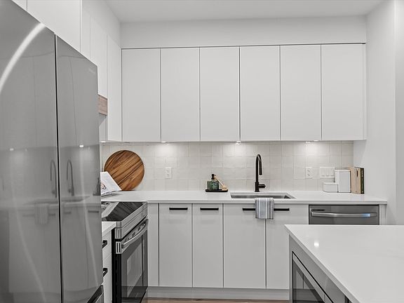 5th image of 33920 Best Ave #105