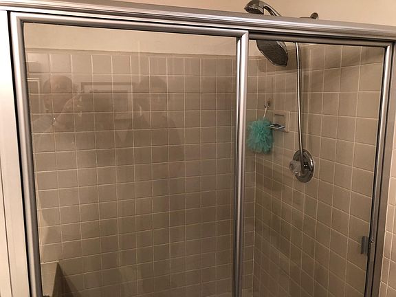 4th image of 2405 34th St Unit 25
