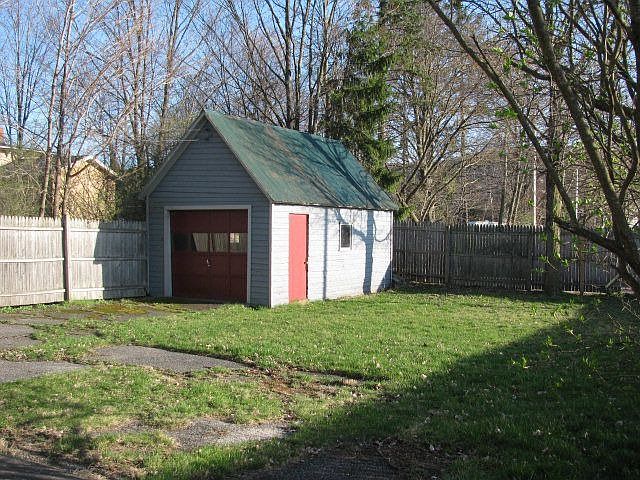 2nd image of 18 E William St