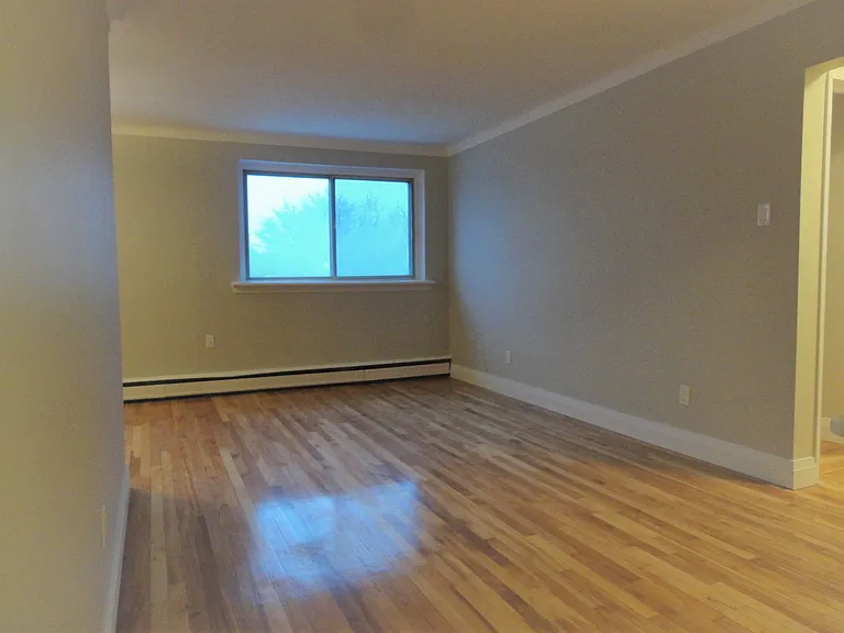 1404 Rosenthal Ave #5 — Photo 5
