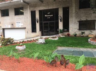 687 Bronx River Rd, Yonkers, NY 10704