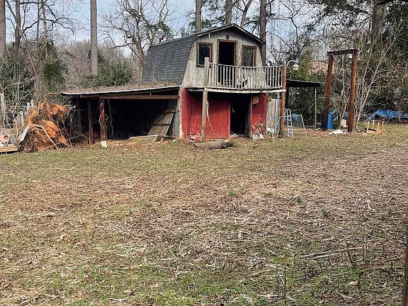 3rd image of 4 Oak St