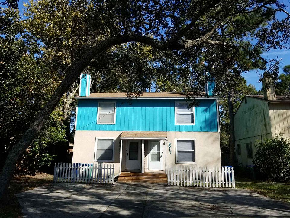 Front of building. The apartment is the one on the left.
