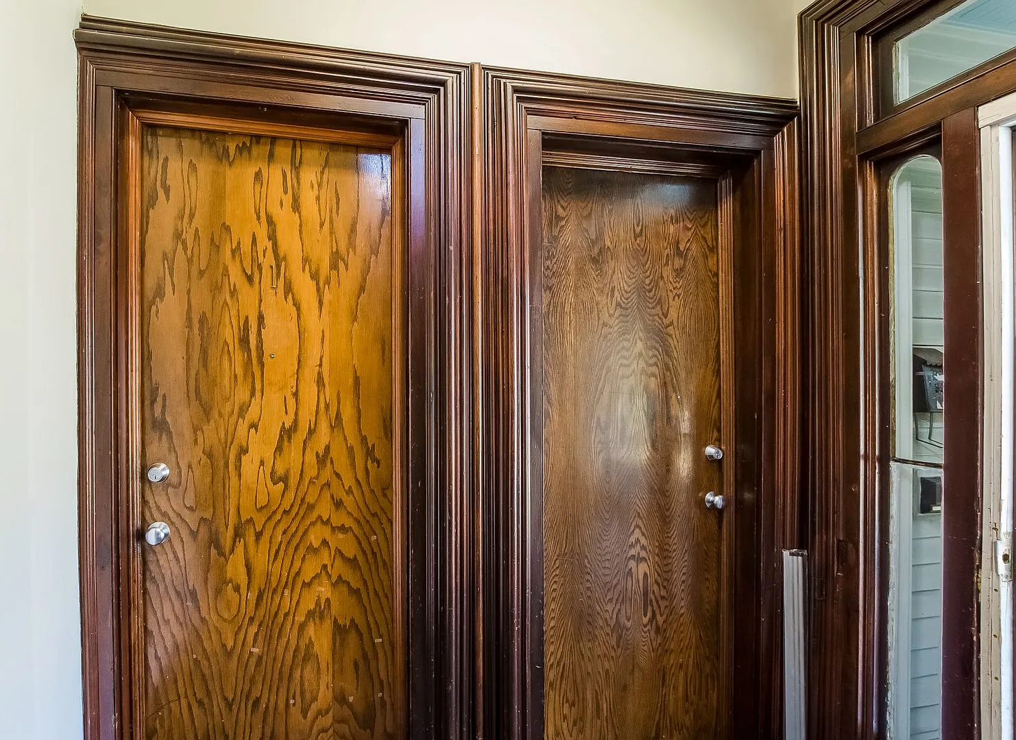 Twin Oaks — Photo 3
